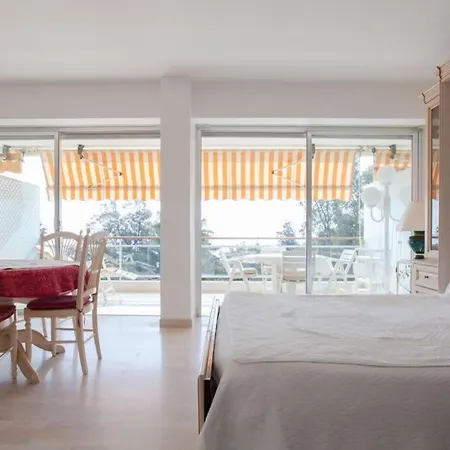 Standing Vue 2 Pers. 5 Min.cannes * Валлорис