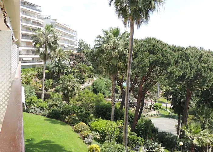 Studio Standing Vue 2 Pers. 5 Min.cannes فالوريس